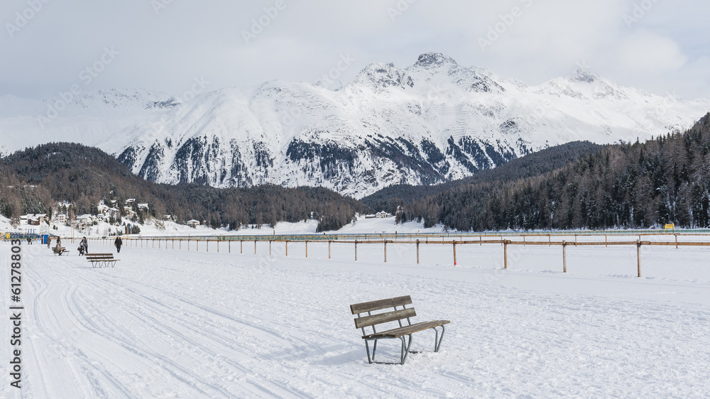 St. Moritz, Spaziergang auf dem See, Engadin, Schweizer Alpen St. Moritz, Spaziergang auf dem See, Engadin, Schweizer Alpen