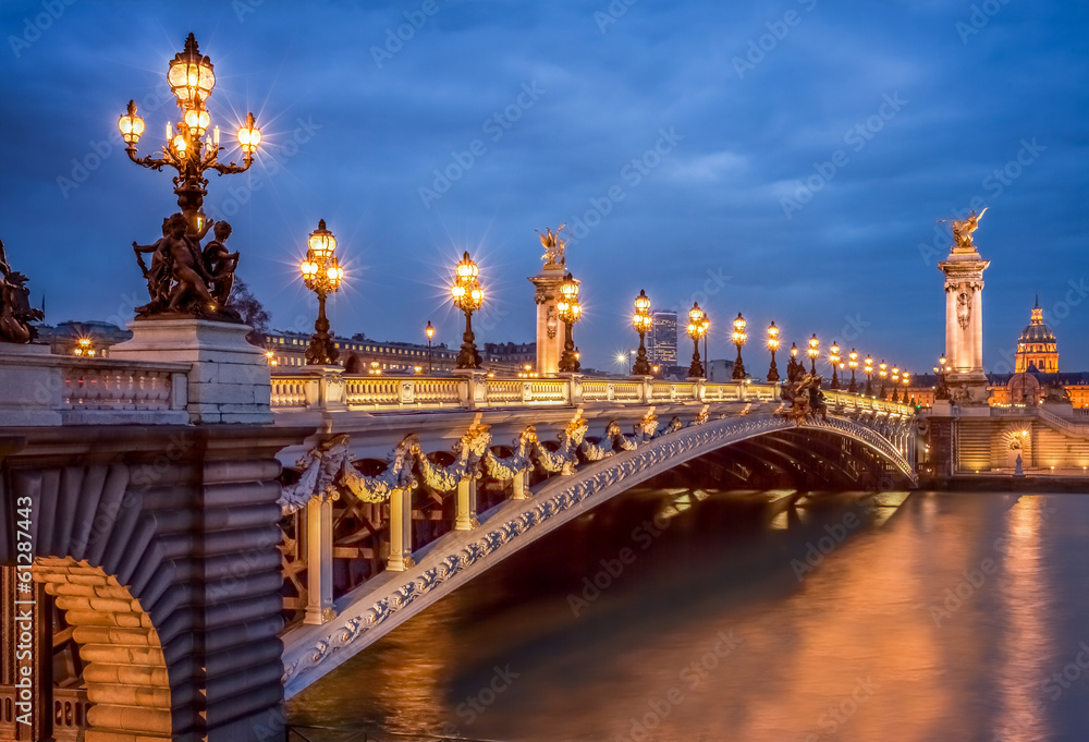 Naklejka premium Pont Alexandre III w Paryżu