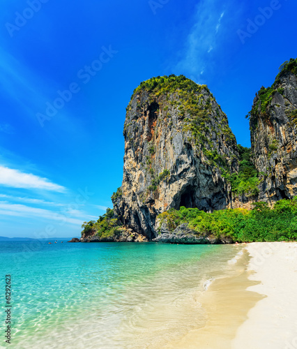 Clear water and blue sky. Phra Nang beach, Thailand © efired