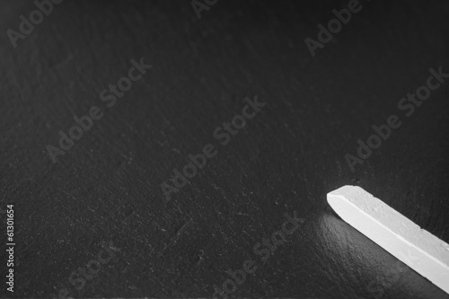 Kreide liegt auf Schiefertafel © abasler