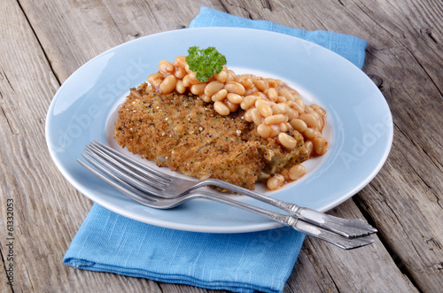 cod fillet in bread crumbs with baked beans