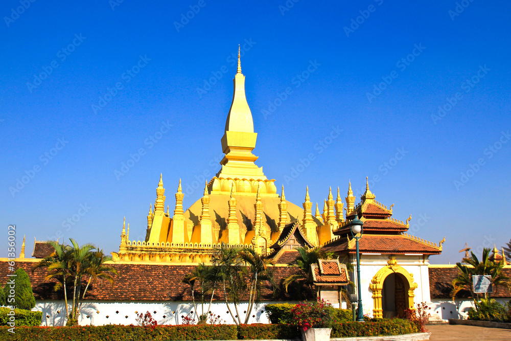 Fototapeta premium Golden pagada in Wat Pha That Luang, Vientiane, Laos.