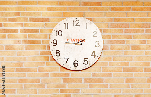 Wallpaper Mural An old station clock over bricks wall Torontodigital.ca