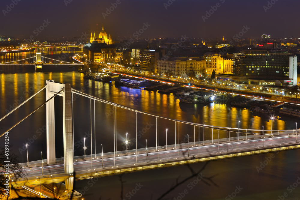 Fototapeta premium Budapest at the evening