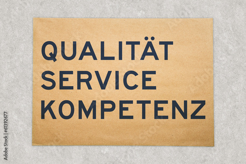 Qualit  t  Service und Kompetenz