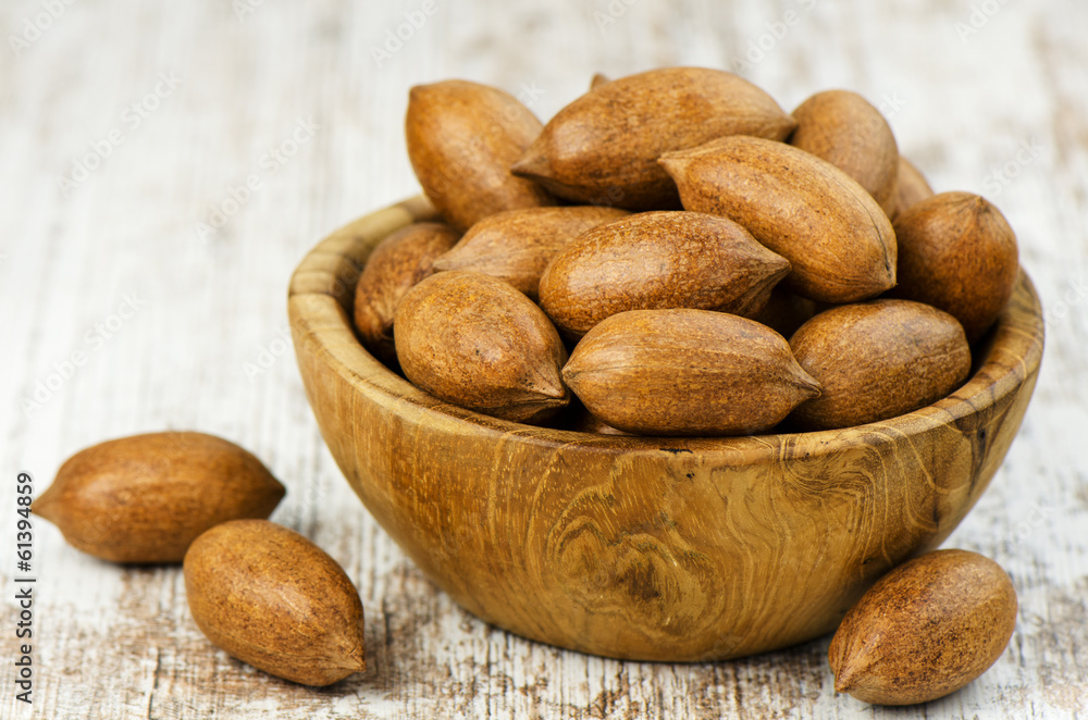 Obraz premium Heap of pecan nuts