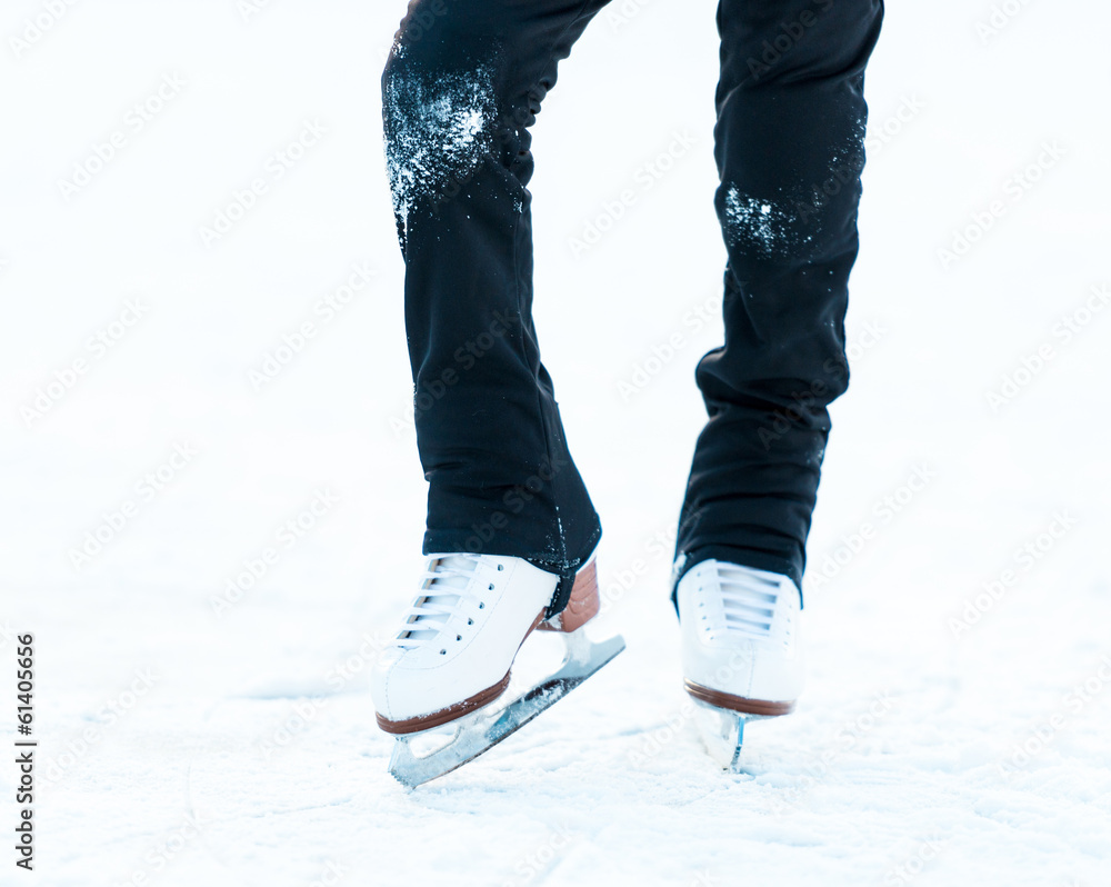 feet in skates on ice feet in skates on ice