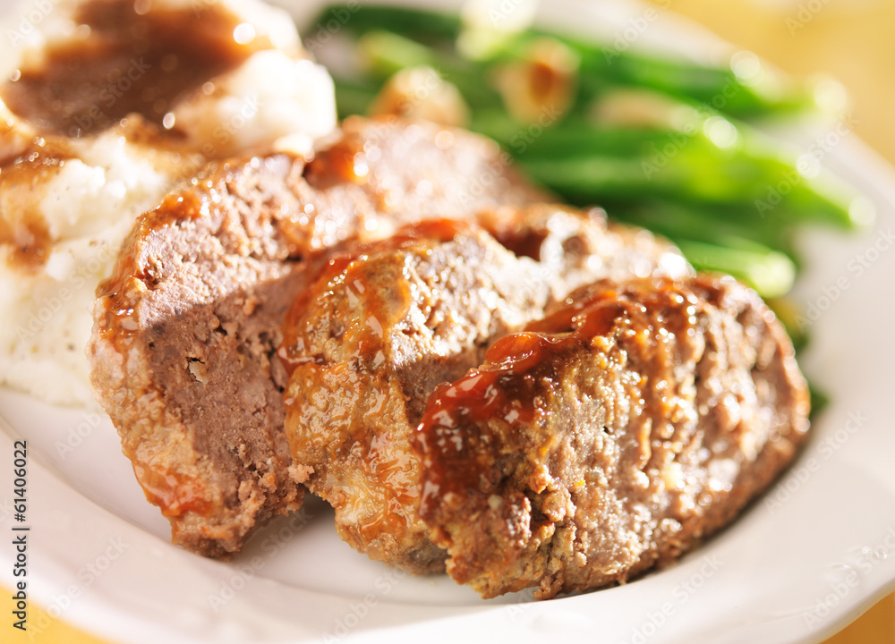 meatloaf with greenbeans and mashed potatoes