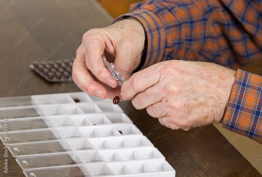 Obraz premium Organizing pills