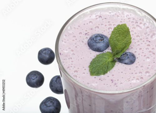 Close-Up blueberries yogurt and mint