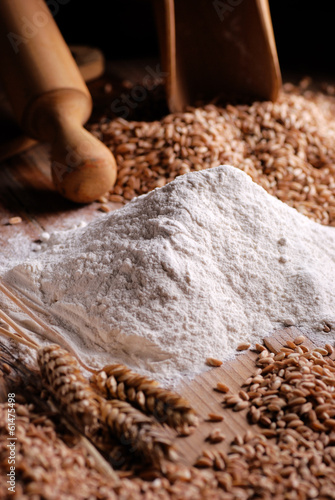 farina di grano duro con utensili di legno