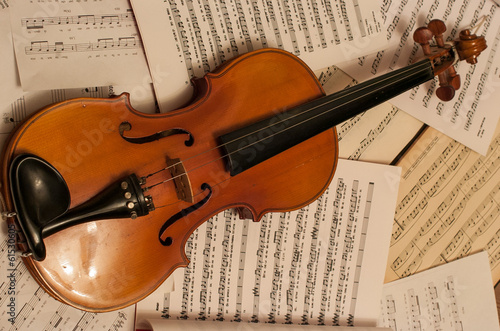 violino con spartito