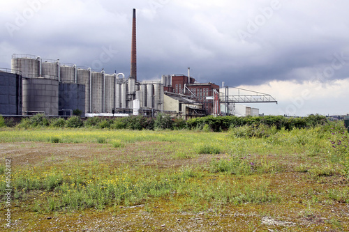 brachland im industriegebiet