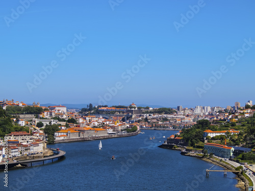 Douro River in Porto © Karol Kozłowski