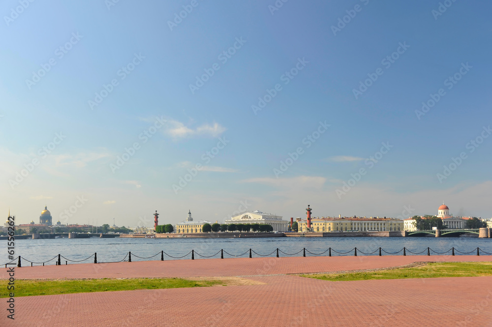 Fototapeta premium Panoramic view of the city of St. Petersburg