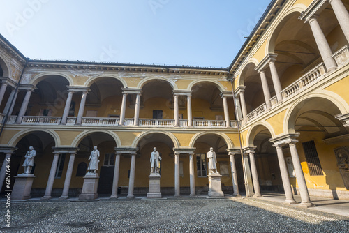Pavia, court of the University © Claudio Colombo