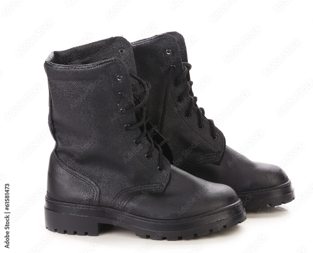 Leather winter black boots.