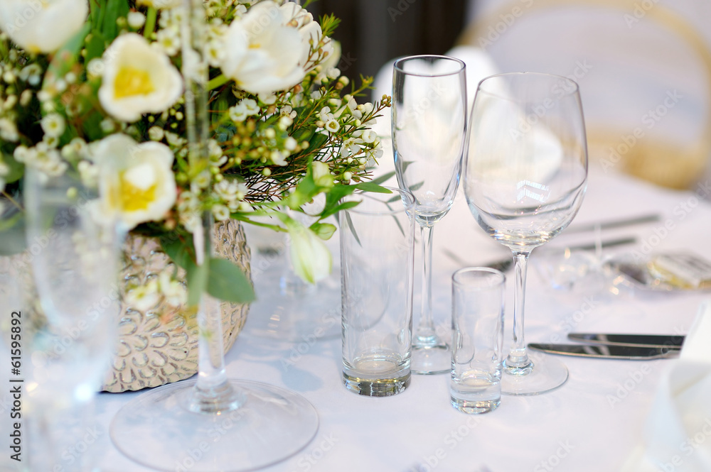 Table setting for an event party Table setting for an event party