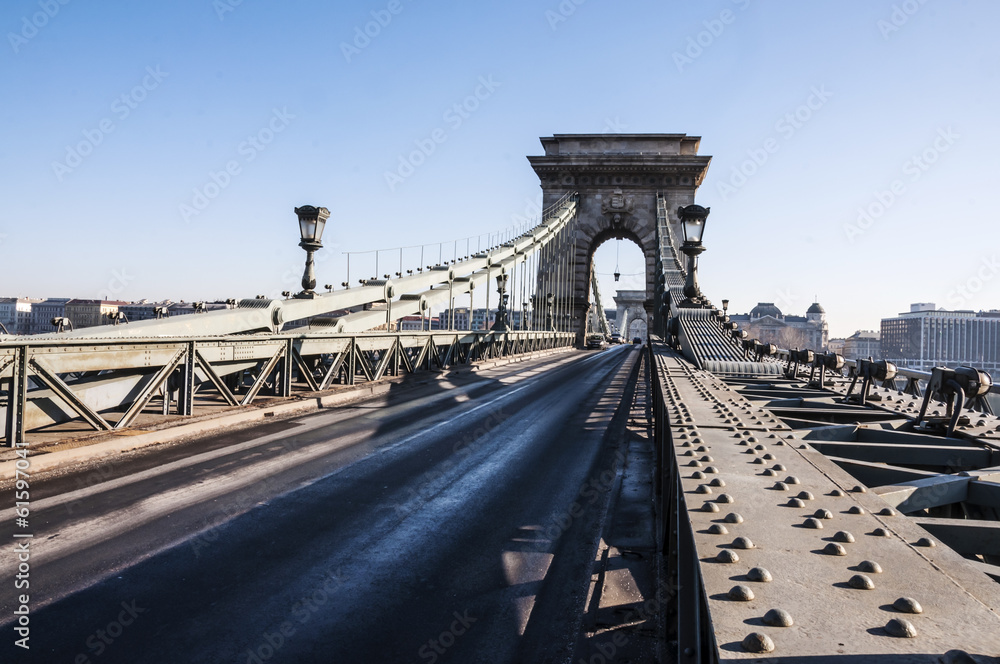 Fototapeta premium Chain Bridge