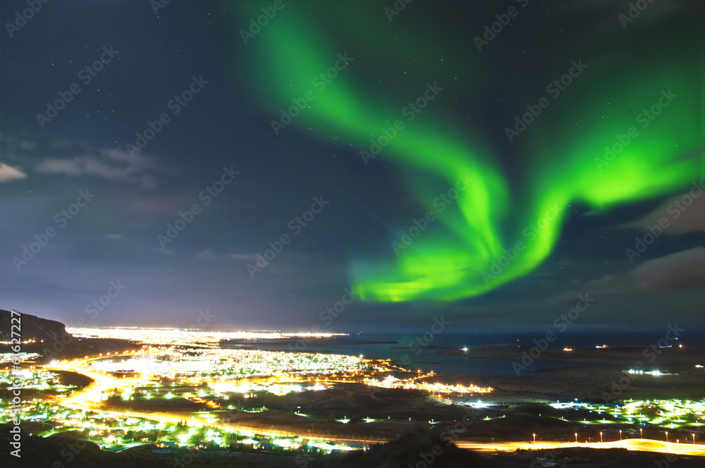 Northern lights above Reykjavik Iceland - obrazy, fototapety, plakaty 