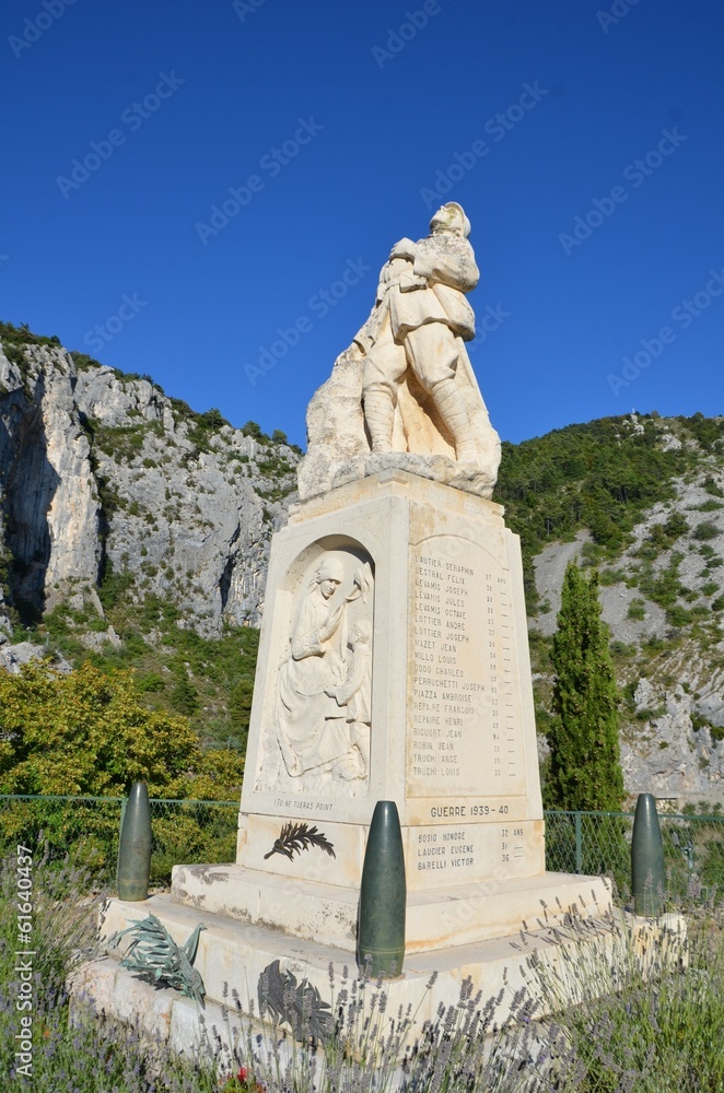 Monument aux morts, village de Peille