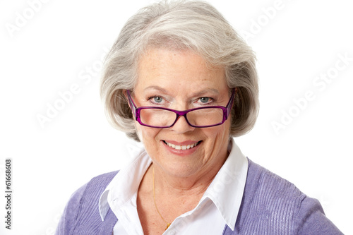 Ältere Frau mit Brille