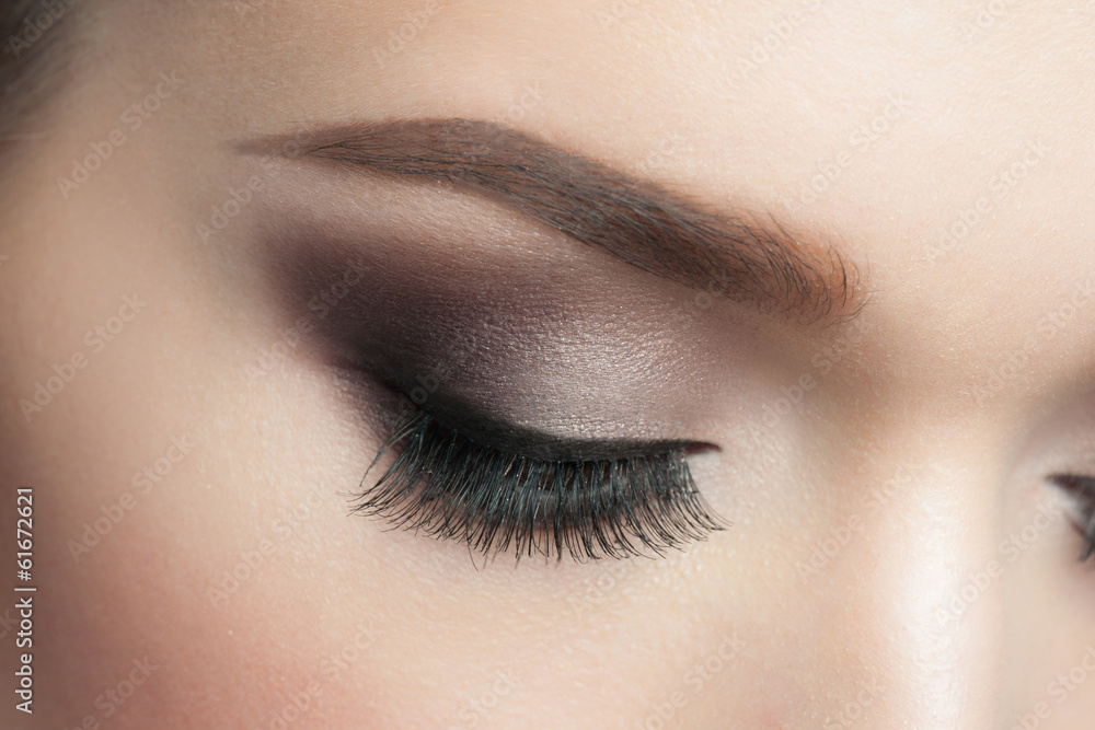 Eye makeup