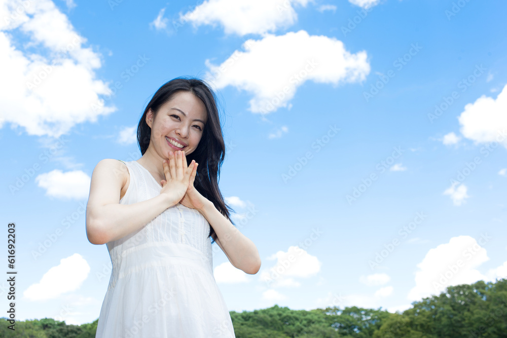 喜ぶ女性 喜ぶ女性