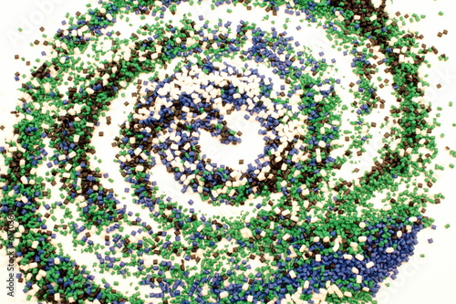 Fototapeta Naklejka Na Ścianę i Meble -  Un disegno di spirale fatto con tanti piccoli sassi di plastica