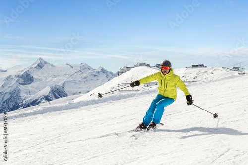 Obraz na płótnie Male skier in the austrian alps w salonie