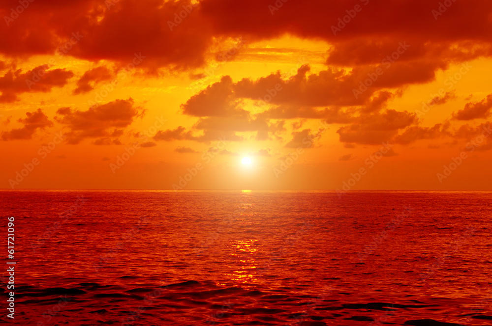 Fototapeta premium Dramatic sea