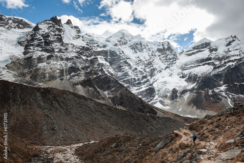 Trekkers hiking in the Everest region, Nepal © ykumsri