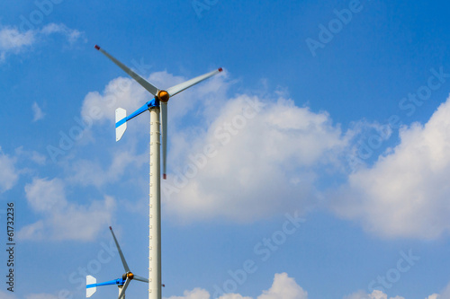 Wind turbines generating electricity © amnach