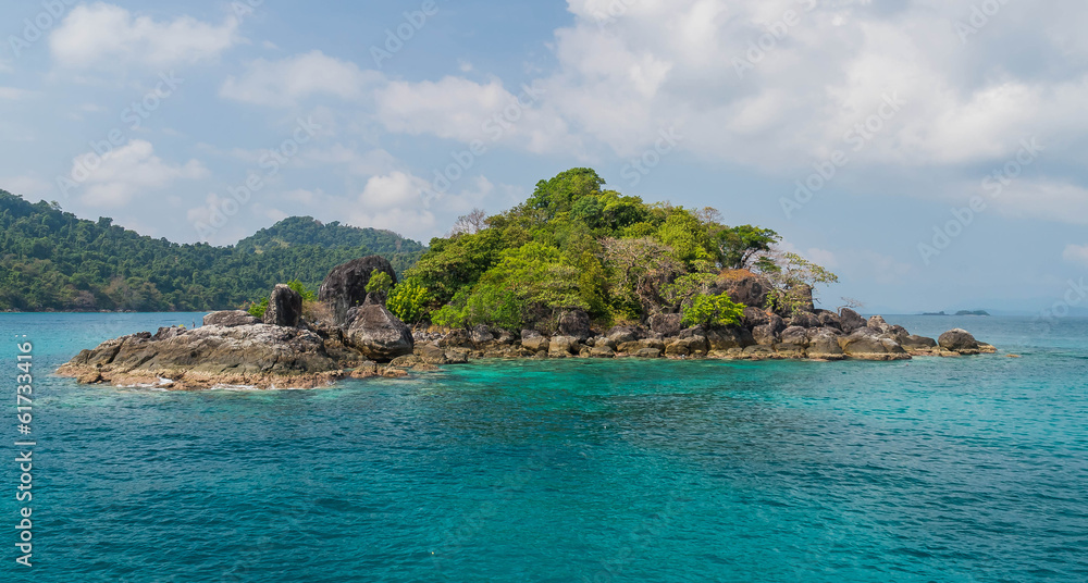 Живописный необитаемый остров в Индийском океане  в Таиланде