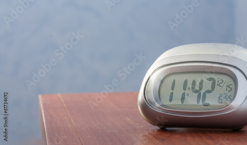 Electronic clock