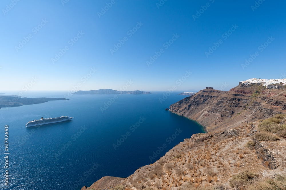 Cruise Ship in Santorini Greece - obrazy, fototapety, plakaty 