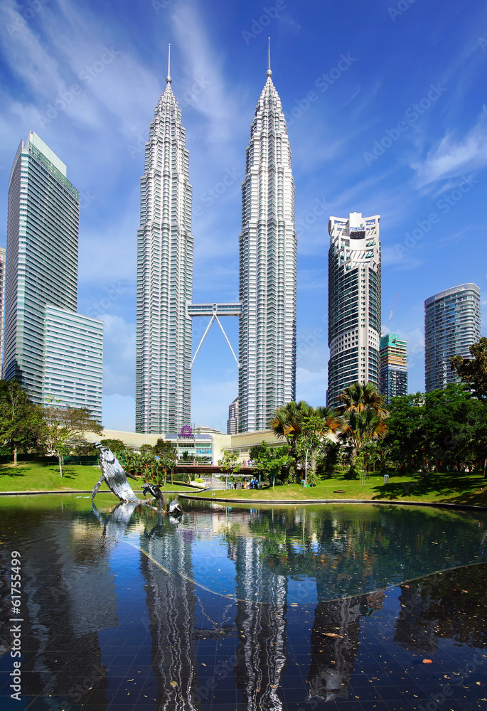 Naklejka premium Petronas Twin Towers at Kuala Lumpur, Malaysia.