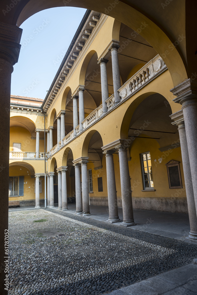 Fototapeta premium Pavia, court of the University