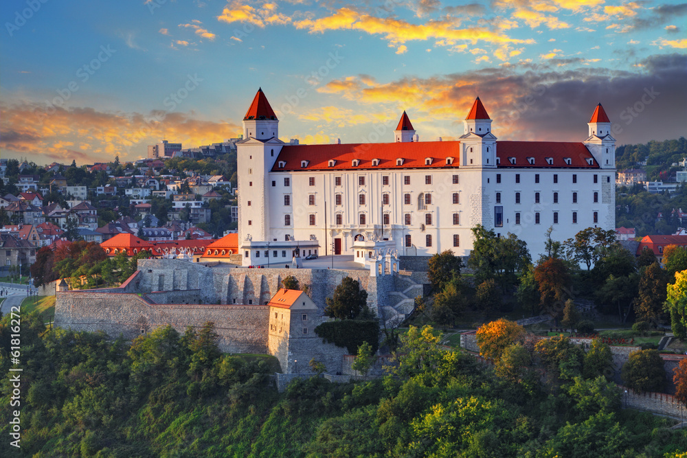 Bratislava castle at sunset, Slovakia - obrazy, fototapety, plakaty 