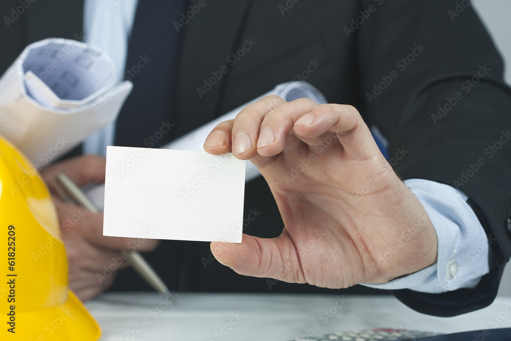 Obraz premium Foreground lifestyle businessman in suit and tie