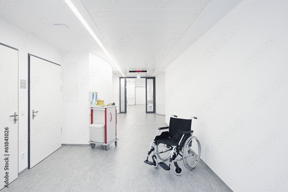 Rollstuhl Flur Krankenhaus Stock-Foto | Adobe Stock