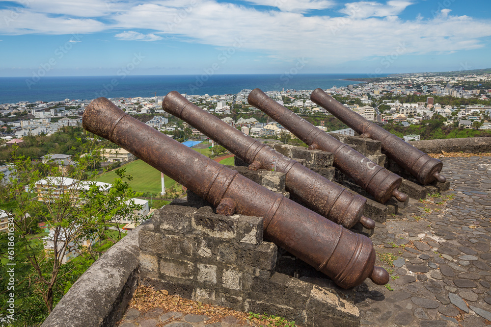 Canons at view point Saint-Denis, La Réunion Canons at view point Saint-Denis, La Réunion
