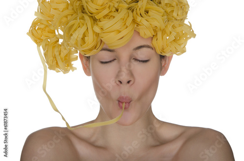 Fotografie Woman in a hat of the products tasting noodles