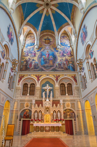 Vienna - Presbytery and main altar of Carmelites church