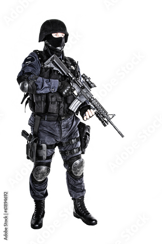 SWAT officer © Getmilitaryphotos