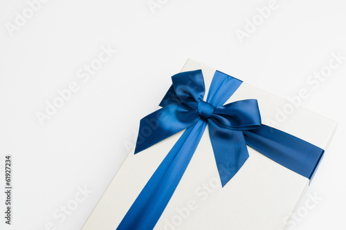 gift box with nice ribbon © robinimages