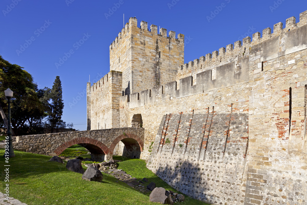 Obraz premium Sao Jorge (St. George) Castle in Lisbon