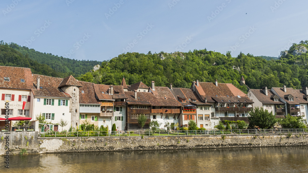 Saint Ursanne, Altstadt, Jura, Doubs, Fluss, Sommer, Schweiz Saint Ursanne, Altstadt, Jura, Doubs, Fluss, Sommer, Schweiz