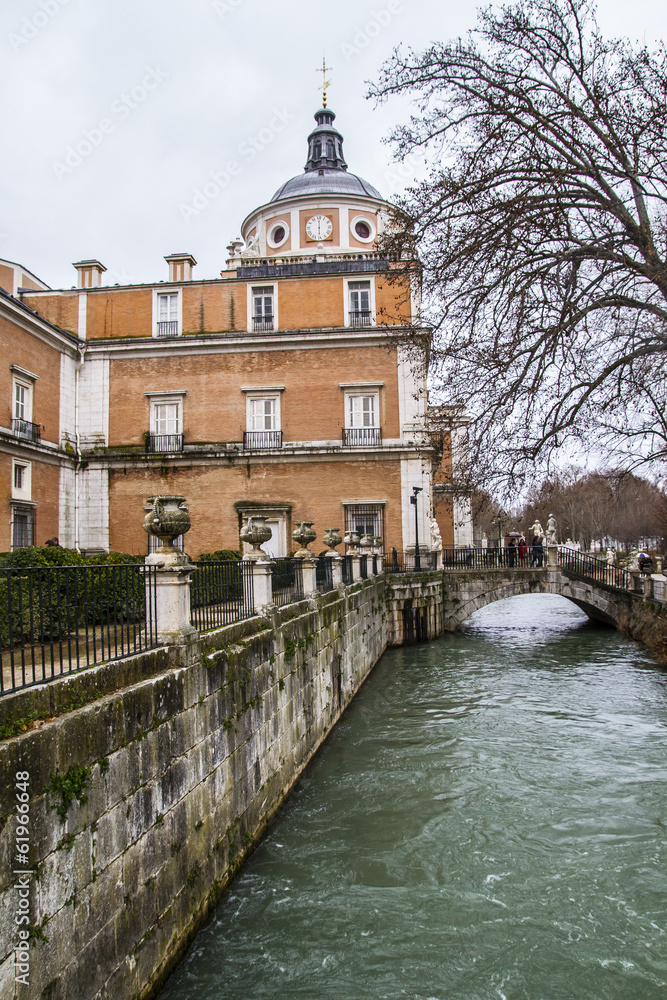 Tajo river, jardin de la isla. Palace of Aranjuez, Madrid, Spain