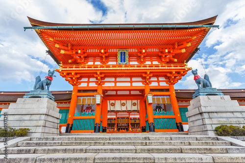 Main gate at Fushimi Inari-taisha in Kyoto photo